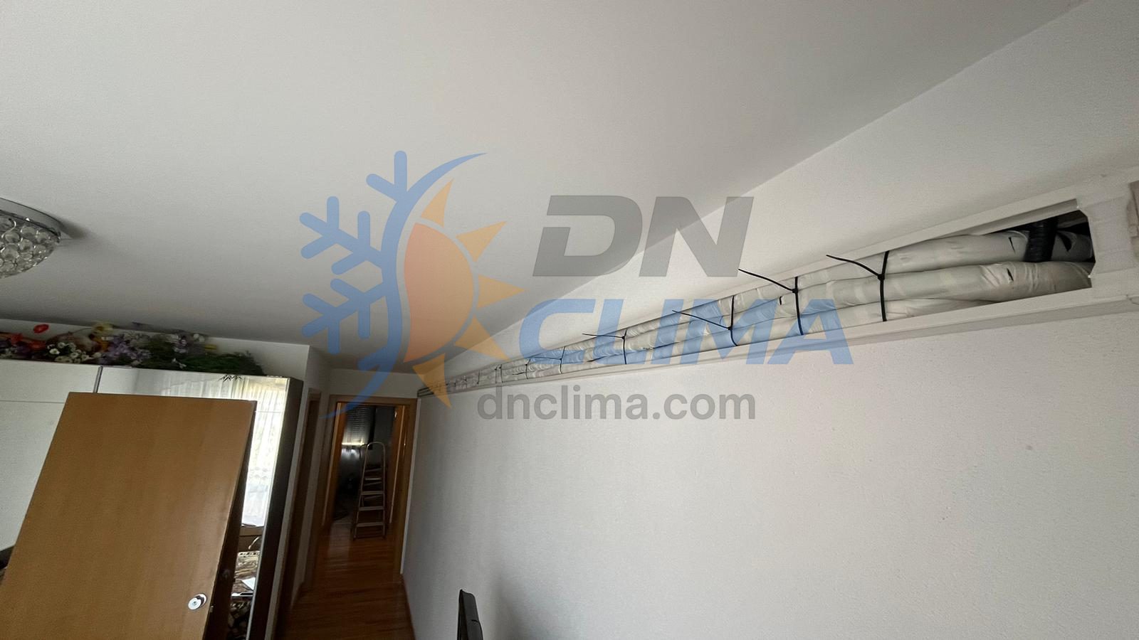 Instalación equipo multisplit 3x1 + canalización, conexión frigorífica/eléctrica, vacío y puesta en marcha.