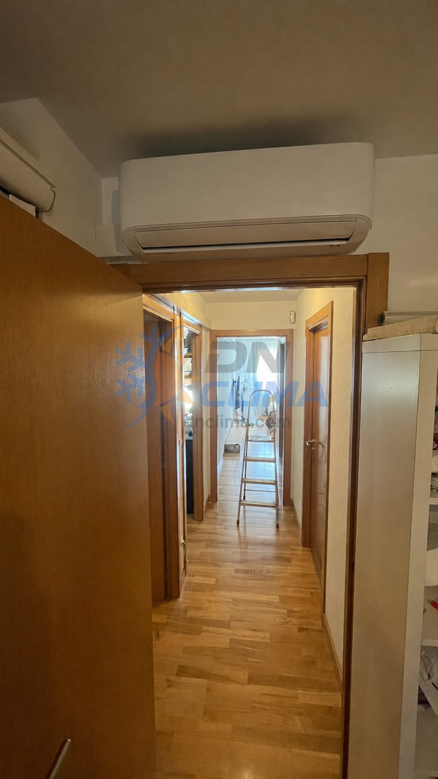 Instalación equipo multisplit 3x1 + canalización, conexión frigorífica/eléctrica, vacío y puesta en marcha.